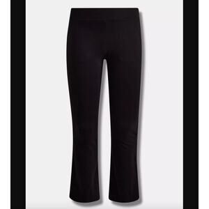 Torrid Full Length Slim Bootcut Leggings with Pockets – Size 12